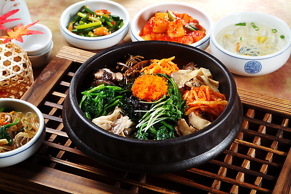 포토 JPG 스튜디오촬영 한국문화 그릇 한식 음식 단풍 술잔 밥 김치 실내 요리 사람없음 장식 당근 나무틀 깍두기 나물 창틀 무순 돌솥 버섯볶음 고사리 나물무침 날치알밥 마늘쫑새우볶음 알밥 잡채 채김치 콩나물국 국내포토 동양문화 식기 잎 채소 창문 잔 뿌리채소 한국 틀 내부 볶음 국물 무침 새싹채소 파일형식