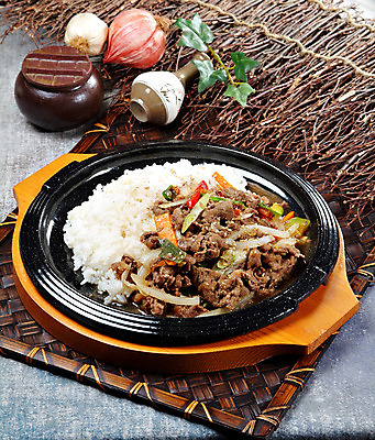 포토 JPG 스튜디오촬영 한국문화 그릇 한식 음식 밥 실내 요리 사람없음 장식 받침대 덮밥 철판 불고기 불고기덮밥 국내포토 동양문화 식기 한국 내부 파일형식