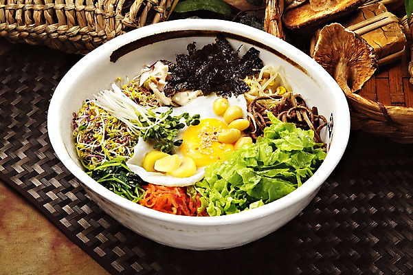 포토 JPG 스튜디오촬영 한국문화 그릇 한식 음식 밥 실내 요리 사람없음 장식 밤 김 상추 계란프라이 받침대 나물 비빔밥 무순 버섯볶음 고사리 나물무침 새싹비빔밥 새싹채소 채김치 콩나물무침 은행열매 국내포토 동양문화 식기 열매 채소 김치 한국 내부 견과류 해조류 계란요리 볶음 무침 파일형식