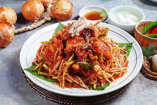 포토 JPG 스튜디오촬영 그릇 접시 한식 음식 고추 실내 요리 사람없음 장식 고추냉이 받침대 찜 홍고추 간장 콩나물 풋고추 동치미 생선찜 아귀 아귀찜 국내포토 식기 채소 김치 내부 수중동물 양념 나물 파일형식