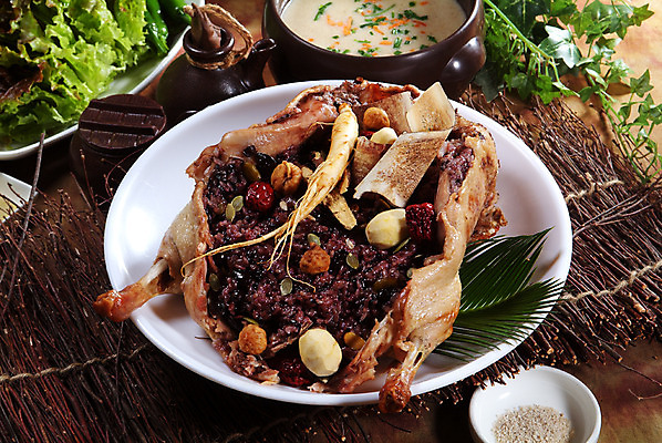 포토 JPG 스튜디오촬영 한국문화 그릇 한식 음식 잎 고추 실내 요리 사람없음 장식 견과류 한약재 인삼 밤 상추 받침대 쌈 대추 소금 죽 보양식 오리고기 백숙 오리백숙 찹쌀 국내포토 식물 동양문화 식기 채소 오리 한국 육류 내부 쌀 약재 삼 몸보신 파일형식