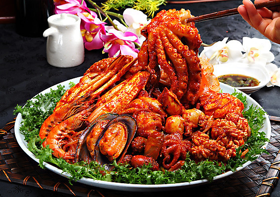 포토 JPG 스튜디오촬영 한국문화 그릇 접시 손 꽃 한식 음식 젓가락 새우 실내 요리 신체부위 장식 해물요리 양념 안주 찜 홍합 종지 낙지 주꾸미 해물찜 제철음식 국내포토 식물 동양문화 식기 어패류 연체동물 한국 수저 갑각류 사람 내부 수중동물 해산물 제철 파일형식