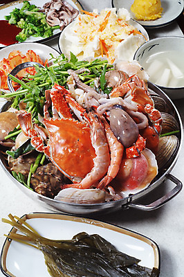 포토 JPG 스튜디오촬영 그릇 한식 음식 반찬 조개 김치 새우 실내 사람없음 샐러드 해물요리 튀김 게 냄비 해산물 탕 가리비 낙지 해물탕 동치미 미나리 국내포토 식기 채소 어패류 연체동물 갑각류 내부 수중동물 솥 파일형식