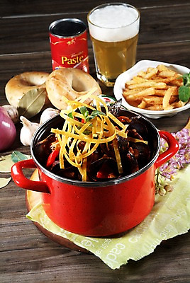 포토 JPG 스튜디오촬영 그릇 음식 맥주 주류 실내 요리 사람없음 장식 컵 감자튀김 냄비 받침대 안주 홍합 베이글 통조림 홍합탕 국내포토 식기 음료 빵 어패류 감자 내부 튀김 솥 탕 파일형식