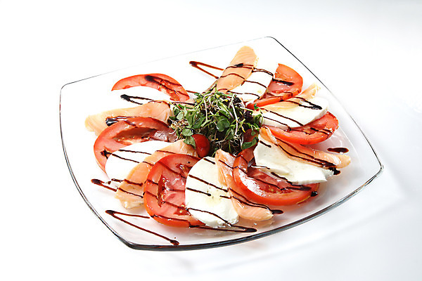 포토 JPG 스튜디오촬영 그릇 접시 음식 토마토 치즈 실내 요리 사람없음 샐러드 발사믹샐러드 새싹채소 카프레제 국내포토 식기 채소 유제품 내부 파일형식