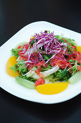 포토 JPG 스튜디오촬영 그릇 접시 음식 실내 키위 요리 사람없음 샐러드 양상추 적채 황도 국내포토 식기 채소 과일 내부 양배추 복숭아 파일형식