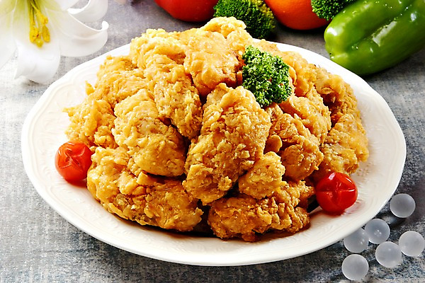 포토 JPG 스튜디오촬영 그릇 접시 꽃 음식 방울토마토 피망 실내 파슬리 요리 사람없음 장식 치킨 프라이드치킨 닭고기 안주 순살치킨 국내포토 식물 식기 토마토 채소 육류 내부 닭고기요리 파일형식