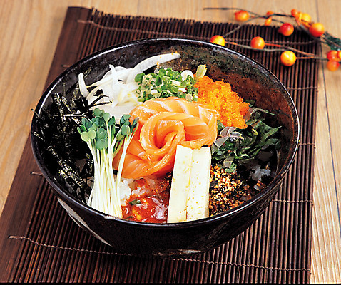 포토 JPG 스튜디오촬영 그릇 음식 일본문화 밥 실내 요리 사람없음 장식 회 김 받침대 덮밥 깻잎 무순 파 날치알 회덮밥 일본음식 국내포토 동양문화 식기 외국문화 채소 내부 알 해조류 새싹채소 파일형식