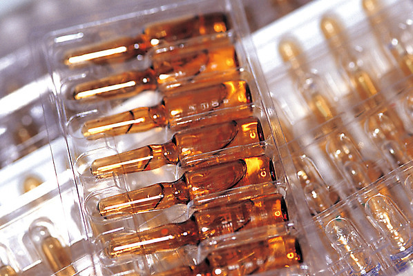 포토 JPG 의학 병원 근접촬영 사람없음 아웃포커스 치료 하이앵글 약 갈색 여러개 의료용품 액체 오브젝트 용액 물약 국내포토 뷰포인트 컬러 다수 의료기기 촬영기법 파일형식