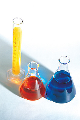 포토 JPG 컬러 과학 의료기기 유리 생명 실내 실험기구 실험 그림자 근접촬영 사람없음 라이프 치료 빨간색 파란색 하이앵글 숫자 노란색 기구 도구 관찰 의료용품 세개 액체 생명공학 플라스크 측정 오브젝트 시험관 눈금 삼각플라스크 치수 국내포토 문자 뷰포인트 의학 모션 재질 3 내부 생활 파일형식