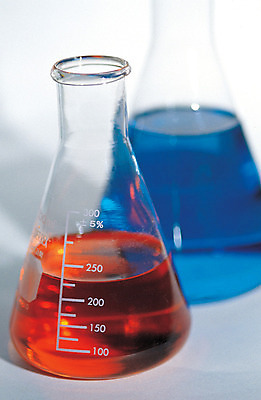 포토 JPG 컬러 과학 의료기기 유리 생명 실내 실험기구 실험 근접촬영 사람없음 라이프 아웃포커스 치료 빨간색 파란색 숫자 두개 기구 도구 관찰 의료용품 액체 생명공학 플라스크 측정 오브젝트 눈금 삼각플라스크 치수 국내포토 문자 뷰포인트 2 의학 모션 재질 촬영기법 내부 생활 파일형식