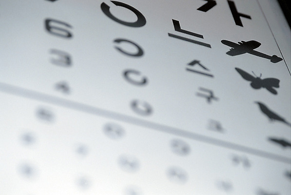 포토 JPG 문자 백그라운드 의료기기 병원 근접촬영 사람없음 아웃포커스 치료 숫자 도구 의료용품 표 오브젝트 검사_조사 그림 시력 안과 시력검사 시력검사표 국내포토 뷰포인트 의학 그래프 촬영기법 파일형식