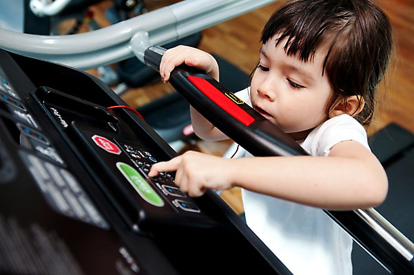 포토 JPG 서양인 외국인 해외기획촬영 라이프스타일 여자 2011년태국 딸 어린이 포즈 실내 건강 한명 서기 사람 소녀 상반신 라이프 운동 건강관리 운동기구 헬스장 자녀 목표 열정 런닝머신 운동기계 여자만 여자한명만 어린이만 소녀한명만 국내포토 1 감정 컨셉 가족 모션 관리 인종 내부 생활 헬스 소녀만 파일형식