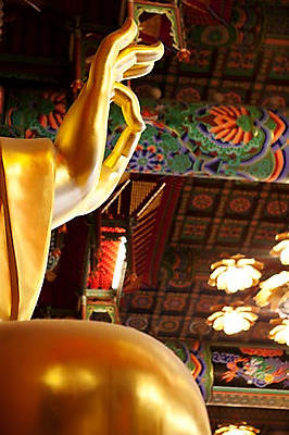 포토 JPG 종교 불교 실내 손짓 근접촬영 사람없음 부처님오신날 사찰 불상 금불상 조계사 국내포토 기념일 뷰포인트 종교건축 모션 내부 종로 파일형식