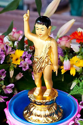 포토 JPG 종교 불교 실내 이벤트 사람없음 야외 부처님오신날 의식 불상 관불의식 금불상 국내포토 기념일 내부 파일형식