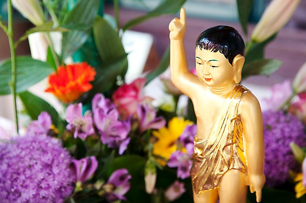 포토 JPG 종교 불교 실내 이벤트 사람없음 야외 부처님오신날 의식 불상 관불의식 금불상 국내포토 기념일 내부 파일형식