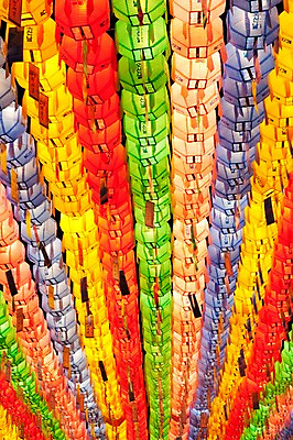 포토 JPG 종교 불교 조명 사람없음 야외 빛 부처님오신날 연등 국내포토 기념일 등불 불교용품 파일형식