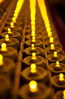 포토 JPG 종교 불교 초 촛불 불 실내 사람없음 부처님오신날 국내포토 자연요소 기념일 내부 파일형식