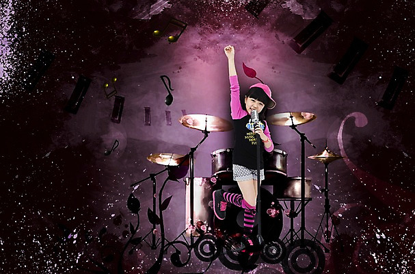 PSD 편집 편집이미지 어린이교육 교육 어린이 악기 음표 상상 한명 서기 사람 소녀 희망 꿈 가수 무대 체험 건반 건반악기 마이크 드럼 장래희망 여자만 여자한명만 어린이만 소녀만 소녀한명만 이미지편집 1 기호 여자 감정 음악 음향기기 컨셉 모션 타악기 음악가 파일형식