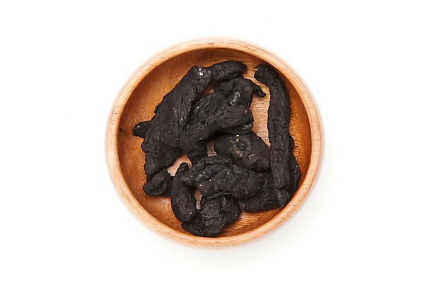 포토 JPG 스튜디오촬영 그릇 재료 건조 실내 누끼 사람없음 치료 하이앵글 한의학 약재 한약재 약초 한약 오브젝트 숙지황 지황뿌리 국내포토 식기 뷰포인트 의학 내부 약 풀_식물 지황 파일형식