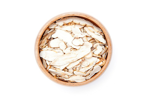 포토 JPG 스튜디오촬영 그릇 재료 건조 실내 누끼 사람없음 치료 하이앵글 한의학 약재 한약재 약초 한약 오브젝트 뿌리 하수오 국내포토 식기 뷰포인트 의학 내부 약 풀_식물 파일형식