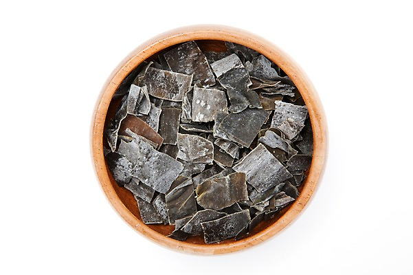 포토 JPG 스튜디오촬영 그릇 음식 재료 건조 실내 누끼 사람없음 치료 하이앵글 한의학 약재 한약재 약초 한약 오브젝트 다시마 국내포토 식기 뷰포인트 의학 내부 약 풀_식물 해조류 파일형식