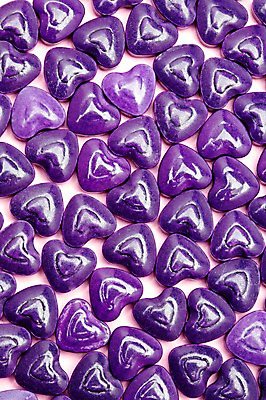 포토 JPG 스튜디오촬영 음식 컬러 다수 백그라운드 화이트데이 디저트 실내 사탕 이벤트 사람없음 하이앵글 보라색 여러개 하트 오브젝트 군것질 국내포토 모양 뷰포인트 데이이벤트 내부 파일형식