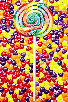 포토 JPG 스튜디오촬영 음식 다수 백그라운드 무늬 화이트데이 디저트 실내 막대사탕 사탕 이벤트 사람없음 하이앵글 컬러풀 여러개 소용돌이 회오리 하트 막대기 오브젝트 군것질 국내포토 모양 뷰포인트 컬러 데이이벤트 내부 파일형식