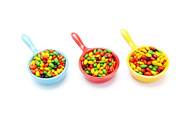 포토 JPG 스튜디오촬영 그릇 접시 음식 화이트데이 디저트 실내 사탕 누끼 이벤트 사람없음 하이앵글 컬러풀 여러개 오브젝트 군것질 초코볼 국내포토 식기 뷰포인트 컬러 다수 데이이벤트 내부 초콜릿 파일형식