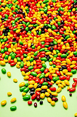 포토 JPG 스튜디오촬영 음식 다수 백그라운드 화이트데이 디저트 실내 사탕 이벤트 사람없음 하이앵글 컬러풀 여러개 오브젝트 군것질 초코볼 국내포토 뷰포인트 컬러 데이이벤트 내부 초콜릿 파일형식