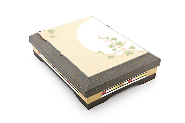 포토 JPG 스튜디오촬영 한국전통 전통 전통문화 패턴 포장 실내 선물포장 선물 누끼 이벤트 사람없음 선물상자 상자 한개 전통무늬 전통문양 한지 오브젝트 전통상자 전통포장 한지공예 국내포토 1 문양 종이 문화 무늬 한국 내부 공예 파일형식