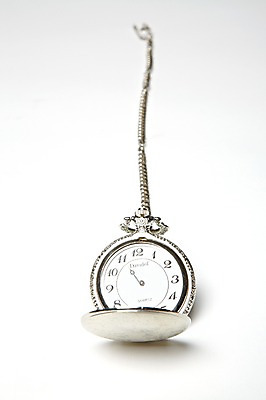 포토 JPG 스튜디오촬영 줄 시계 생활용품 컨셉 비즈니스 실내 사람없음 한개 사무용품 시간 휴대용 쇠사슬 오브젝트 회중시계 국내포토 1 문구용품 내부 파일형식