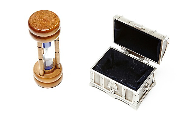 포토 JPG 스튜디오촬영 시계 생활용품 컨셉 비즈니스 실내 누끼 안전 사람없음 사무용품 시간 오픈 모래시계 오브젝트 보관함 잠금 보안 금고 국내포토 모래 문구용품 내부 파일형식