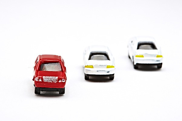 포토 JPG 스튜디오촬영 육상교통 교통수단 컨셉 비즈니스 자동차 실내 사람없음 장난감 놀이용품 세개 주차 장난감자동차 오브젝트 일렬 국내포토 교통 3 내부 파일형식