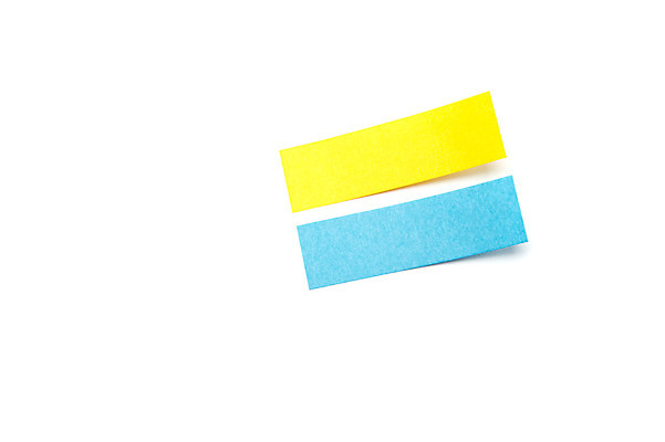 포토 JPG 스튜디오촬영 종이 컬러 스티커 문구용품 학용품 실내 누끼 사람없음 파란색 하이앵글 노란색 라벨 사무용품 두개 메모지 오브젝트 포스트잇 국내포토 뷰포인트 2 프레임 내부 파일형식