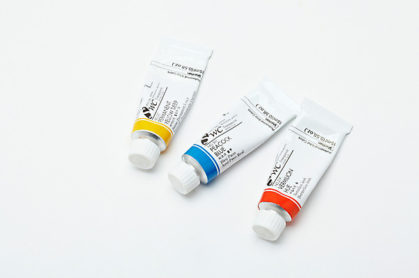 포토 JPG 스튜디오촬영 컬러 문구용품 학용품 실내 미술 사람없음 빨간색 파란색 하이앵글 노란색 물감 그림물감 미술도구 용기 세개 오브젝트 튜브 국내포토 그릇 뷰포인트 문화예술 3 내부 파일형식