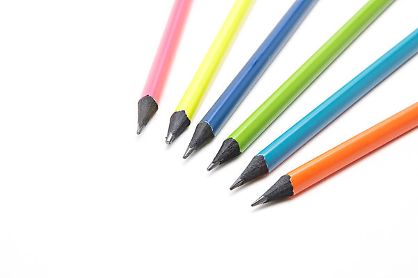 포토 JPG 스튜디오촬영 문구용품 학용품 실내 누끼 사람없음 컬러풀 필기구 연필 여러개 오브젝트 연필심 국내포토 컬러 다수 내부 파일형식