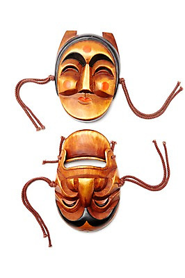 포토 JPG 스튜디오촬영 한국문화 한국전통 전통 전통문화 문화 줄 한쌍 컬러 전통소품 한국 실내 표정 가면 웃음 누끼 사람없음 목재 하이앵글 갈색 두개 골동품 끈 얼굴모양 오브젝트 공예품 전통공예 탈 목공예 민속공예 가면극 곤지 부네탈 양반탈 연지 연지곤지 탈놀이 국내포토 모양 나무 동양문화 아시아 얼굴 뷰포인트 2 재료 내부 전통놀이 공예 전통탈 연극 파일형식
