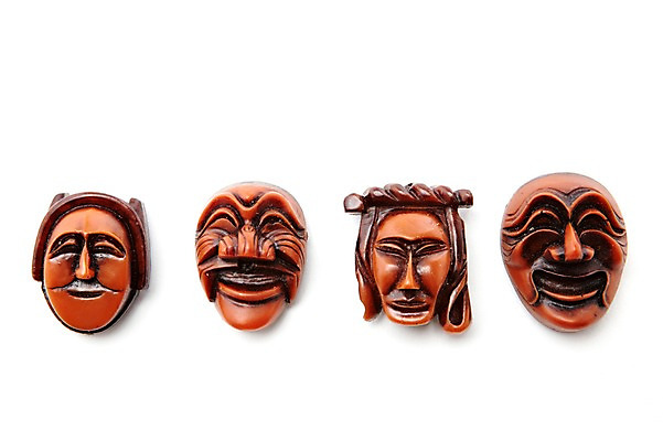 포토 JPG 스튜디오촬영 한국문화 한국전통 전통 전통문화 문화 컬러 전통소품 한국 실내 표정 가면 웃음 누끼 사람없음 목재 갈색 여러개 골동품 얼굴모양 오브젝트 공예품 전통공예 탈 하회탈 목공예 민속공예 가면극 탈놀이 국내포토 모양 나무 동양문화 아시아 얼굴 다수 재료 내부 전통놀이 공예 연극 파일형식