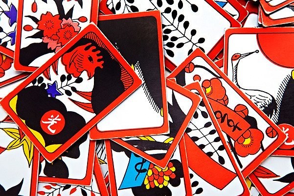 포토 JPG 스튜디오촬영 한국문화 한국전통 전통 전통문화 백그라운드 무늬 놀이 전통소품 한국 실내 사람없음 하이앵글 놀이용품 여러개 게임 도박 오브젝트 그림 화투 화투놀이 국내포토 동양문화 아시아 문화 뷰포인트 다수 내부 파일형식