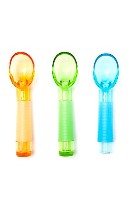 포토 JPG 스튜디오촬영 식기 컬러 생활용품 하늘색 주방용품 수저 실내 누끼 사람없음 연두색 하이앵글 숟가락 주황색 도구 세개 티스푼 플라스틱 오브젝트 일렬 스쿠프 스쿱 국내포토 뷰포인트 재질 3 내부 초록색 파란색 파일형식