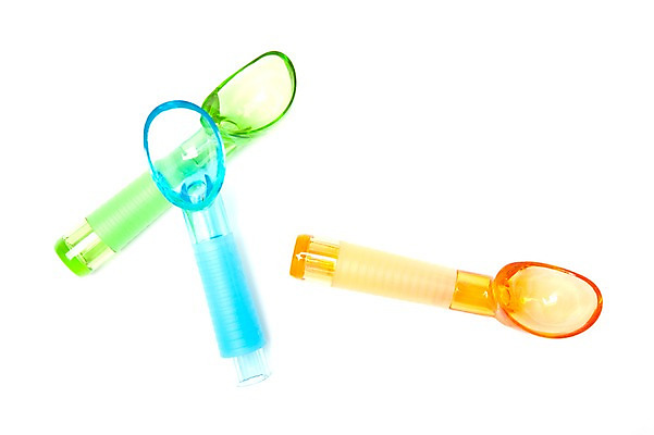 포토 JPG 스튜디오촬영 식기 컬러 생활용품 하늘색 주방용품 수저 실내 누끼 사람없음 연두색 하이앵글 숟가락 주황색 도구 세개 티스푼 플라스틱 오브젝트 스쿠프 스쿱 국내포토 뷰포인트 재질 3 내부 초록색 파란색 파일형식