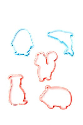 포토 JPG 스튜디오촬영 동물 식기 컬러 생활용품 주방용품 실내 틀 누끼 사람없음 빨간색 파란색 하이앵글 제과 여러개 도구 플라스틱 오브젝트 제빵 동물모양 쿠키틀 제빵기구 제과기구 국내포토 모양 뷰포인트 다수 재질 내부 제과제빵 기구 제빵도구 파일형식