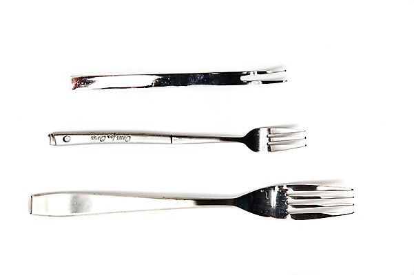 포토 JPG 스튜디오촬영 식기 생활용품 포크 주방용품 수저 실내 누끼 사람없음 하이앵글 금속 도구 세개 오브젝트 일렬 티포크 국내포토 뷰포인트 재질 3 내부 파일형식