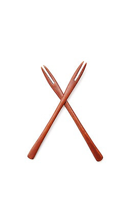 포토 JPG 스튜디오촬영 식기 컬러 생활용품 포크 주방용품 수저 실내 누끼 사람없음 목재 하이앵글 갈색 두개 도구 오브젝트 나무포크 티포크 국내포토 나무 뷰포인트 2 재료 내부 파일형식