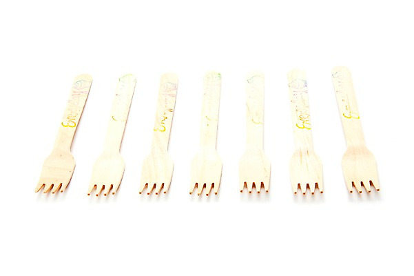 포토 JPG 스튜디오촬영 식기 생활용품 포크 주방용품 수저 실내 누끼 사람없음 목재 여러개 도구 오브젝트 일렬 나무포크 티포크 국내포토 나무 다수 재료 내부 파일형식