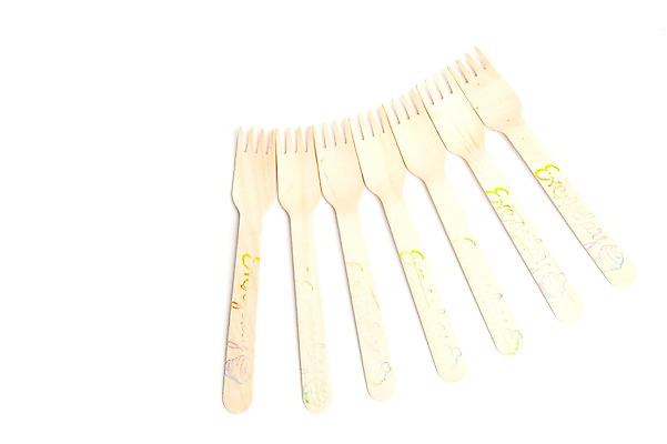 포토 JPG 스튜디오촬영 식기 생활용품 포크 주방용품 수저 실내 누끼 사람없음 목재 하이앵글 여러개 도구 오브젝트 일렬 나무포크 티포크 국내포토 나무 뷰포인트 다수 재료 내부 파일형식