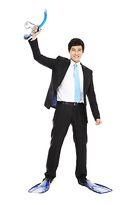 포토 JPG 스튜디오촬영 전신 라이프스타일 남자 맨라이프 포즈 비즈니스 모션 물놀이 레저 휴가 휴식 실내 한명 서기 미소 웃음 들기 누끼 사람 동양인 정장 손짓 20대 성인 라이프 비즈니스라이프 여름휴가 바캉스 기쁨 한국인 수상스포츠 직장인 비즈니스맨 스노클링 호흡기관 물안경 오리발 즐거움 남자만 남자한명만 성인남자만 청년만 청년남자만 청년남자한명만 성인한명만 성인남자한명만 성인만 국내포토 직업 1 옷 감정 스포츠 컨셉 놀이 표정 인종 청년 내부 생활 장기_의학 수영용품 파일형식 여름_계절