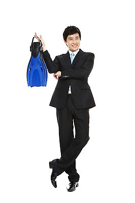 포토 JPG 스튜디오촬영 전신 라이프스타일 남자 맨라이프 포즈 비즈니스 모션 휴가 휴식 실내 한명 서기 미소 웃음 들기 누끼 사람 동양인 정장 손짓 20대 성인 라이프 비즈니스라이프 기쁨 한국인 직장인 비즈니스맨 오리발 즐거움 남자만 남자한명만 성인남자만 청년만 청년남자만 청년남자한명만 성인한명만 성인남자한명만 성인만 국내포토 직업 1 옷 감정 컨셉 표정 인종 청년 내부 생활 파일형식