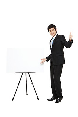 포토 JPG 스튜디오촬영 전신 라이프스타일 남자 맨라이프 포즈 비즈니스 모션 실내 설명 한명 서기 미소 웃음 누끼 사람 동양인 정장 손짓 20대 성인 라이프 비즈니스라이프 한국인 엄지손가락 최고 업무 직장인 비즈니스맨 발표 작업실 보고 프레젠테이션 이젤 화이트보드 남자만 남자한명만 성인남자만 청년만 청년남자만 청년남자한명만 성인한명만 성인남자한명만 성인만 국내포토 직업 1 옷 손가락 표정 인종 청년 내부 생활 미술도구 작업 파일형식